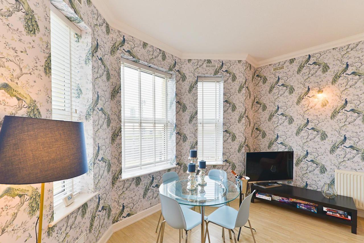Ocean View Apartment เวอร์ทิง ภายนอก รูปภาพ
