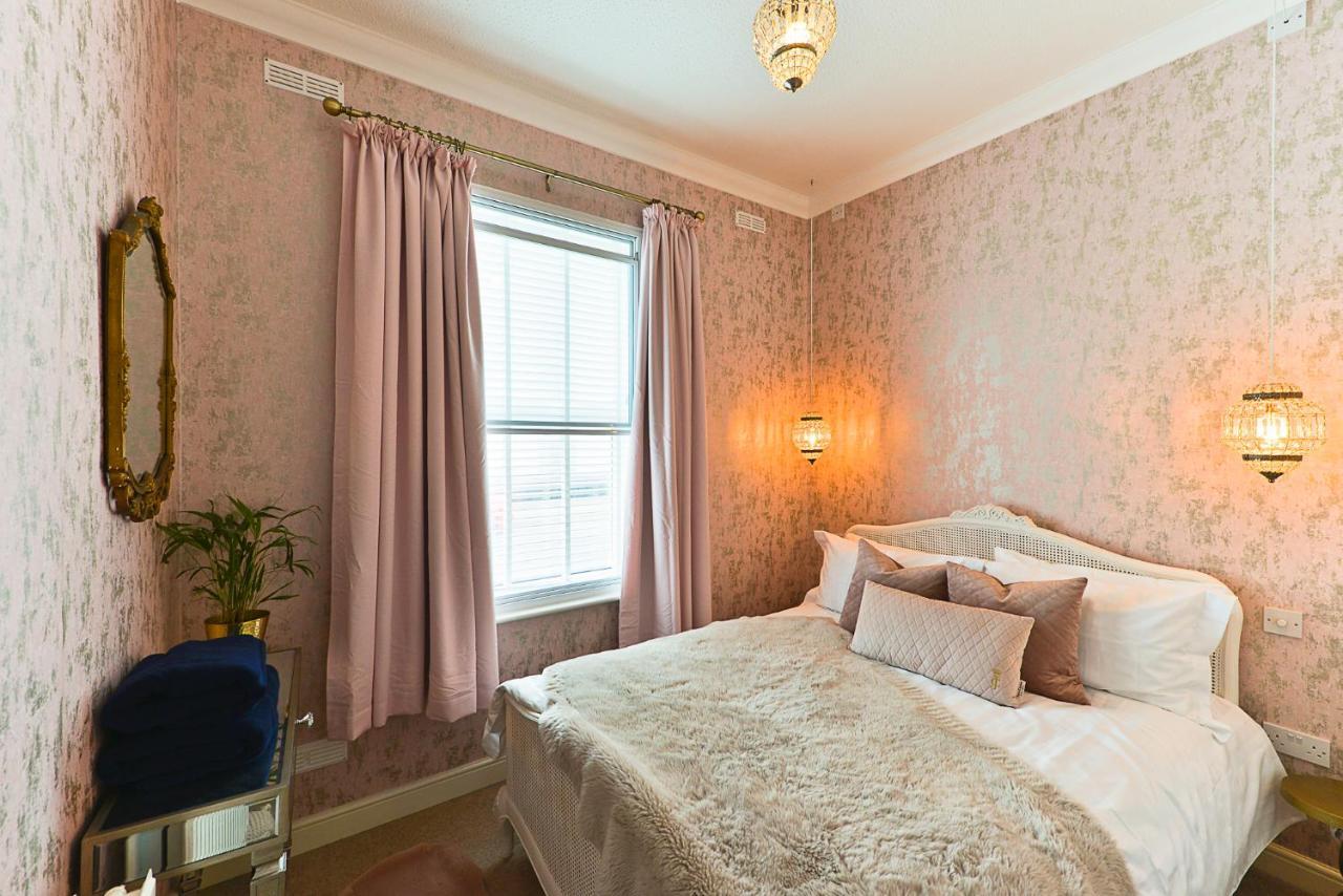 Ocean View Apartment เวอร์ทิง ภายนอก รูปภาพ